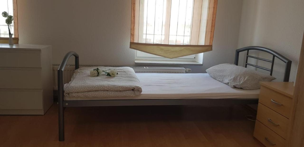 Gaestewohnung 4-Raum Wohnung Fuer 2-8 Personen Zwickau Kültér fotó